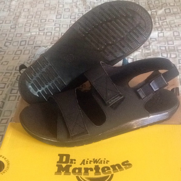 dr martens crewe sandals
